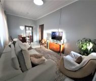 Casa com 154m², 2 dormitórios, 1 suíte, 3 vagas no bairro Sarandi em Porto Alegre