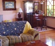 Casa com 450m², 4 dormitórios, 1 suíte, 6 vagas no bairro Santa Fé em Porto Alegre