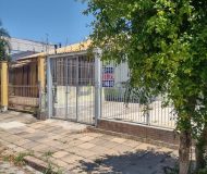 Casa com 180m², 3 dormitórios, 2 vagas no bairro Sarandi em Porto Alegre