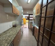 Casa com 350m², 4 dormitórios, 1 suíte, 2 vagas no bairro Jardim Planalto em Porto Alegre