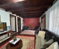 Casa com 350m², 4 dormitórios, 1 suíte, 2 vagas no bairro Jardim Planalto em Porto Alegre