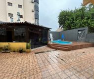 Casa com 350m², 4 dormitórios, 1 suíte, 2 vagas no bairro Jardim Planalto em Porto Alegre
