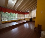 Casa com 350m², 4 dormitórios, 1 suíte, 2 vagas no bairro Jardim Planalto em Porto Alegre