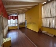 Casa com 350m², 4 dormitórios, 1 suíte, 2 vagas no bairro Jardim Planalto em Porto Alegre