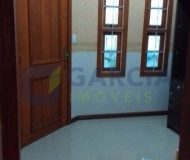 Casa com 250m², 3 dormitórios, 1 suíte, 2 vagas no bairro Sarandi em Porto Alegre