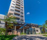 Apartamento com 61m², 2 dormitórios, 1 suíte, 1 vaga no bairro Vila Ipiranga em Porto Alegre