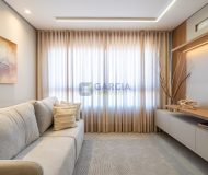 Apartamento com 61m², 2 dormitórios, 1 suíte, 1 vaga no bairro Vila Ipiranga em Porto Alegre