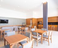 Apartamento com 61m², 2 dormitórios, 1 suíte, 1 vaga no bairro Vila Ipiranga em Porto Alegre