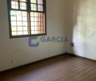 Casa com 346m², 4 dormitórios, 3 vagas no bairro Jardim Itu Sabará em Porto Alegre