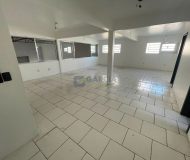 Depósito com 316m², 3 vagas no bairro São Geraldo em Porto Alegre