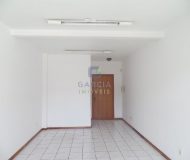 Loja com 180m², 2 vagas no bairro Jardim Itu em Porto Alegre