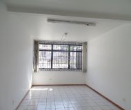 Loja com 180m², 2 vagas no bairro Jardim Itu em Porto Alegre