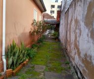 Casa com 384m², 6 dormitórios, 2 vagas no bairro Cristo Redentor em Porto Alegre