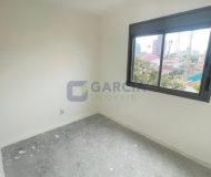 Apartamento com 82m², 3 dormitórios, 1 suíte, 2 vagas no bairro Petrópolis em Porto Alegre