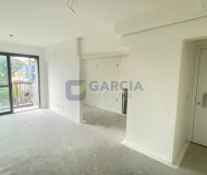 Apartamento com 82m², 3 dormitórios, 1 suíte, 2 vagas no bairro Petrópolis em Porto Alegre