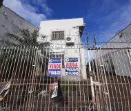 Casa com 108m², 2 dormitórios no bairro Floresta em Porto Alegre