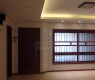 Casa com 230m², 3 dormitórios, 1 suíte, 2 vagas no bairro Jardim Barão do Cahy em Porto Alegre