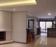 Casa com 230m², 3 dormitórios, 1 suíte, 2 vagas no bairro Jardim Barão do Cahy em Porto Alegre