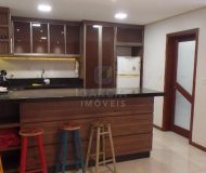 Casa com 230m², 3 dormitórios, 1 suíte, 2 vagas no bairro Jardim Barão do Cahy em Porto Alegre