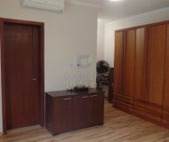 Casa com 230m², 3 dormitórios, 1 suíte, 2 vagas no bairro Jardim Barão do Cahy em Porto Alegre