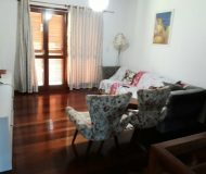 Casa com 265m², 4 dormitórios, 1 suíte, 2 vagas no bairro Sarandi em Porto Alegre