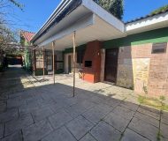 Casa com 150m², 2 dormitórios, 2 suítes, 5 vagas no bairro Sarandi em Porto Alegre