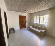 Casa com 70m², 3 dormitórios, 2 vagas no bairro Jardim Sabará em Porto Alegre