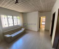 Casa com 70m², 3 dormitórios, 2 vagas no bairro Jardim Sabará em Porto Alegre