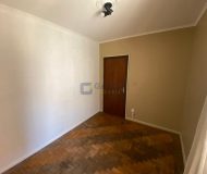 Casa com 70m², 3 dormitórios, 2 vagas no bairro Jardim Sabará em Porto Alegre