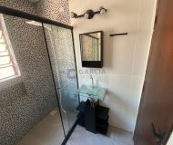 Casa com 70m², 3 dormitórios, 2 vagas no bairro Jardim Sabará em Porto Alegre