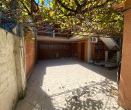 Casa com 70m², 3 dormitórios, 2 vagas no bairro Jardim Sabará em Porto Alegre