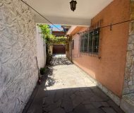 Casa com 70m², 3 dormitórios, 2 vagas no bairro Jardim Sabará em Porto Alegre