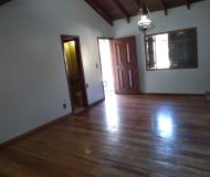 Casa com 249m², 3 dormitórios, 1 suíte, 4 vagas no bairro Nonoai em Porto Alegre