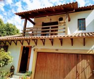 Casa com 249m², 3 dormitórios, 1 suíte, 4 vagas no bairro Nonoai em Porto Alegre