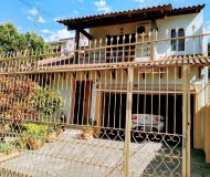 Casa com 249m², 3 dormitórios, 1 suíte, 4 vagas no bairro Nonoai em Porto Alegre