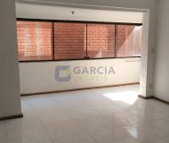 Apartamento com 79m², 2 dormitórios, 1 suíte, 2 vagas no bairro Jardim Itu em Porto Alegre