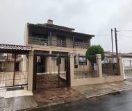 Casa com 267m², 3 dormitórios, 2 vagas no bairro Sarandi em Porto Alegre