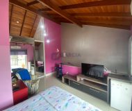 Casa com 394m², 4 dormitórios, 2 suítes, 4 vagas no bairro Jardim Itu em Porto Alegre