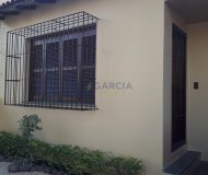 Casa com 201m², 3 dormitórios, 1 suíte, 3 vagas no bairro Auxiliadora em Porto Alegre