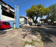 Casa com 264m², 3 dormitórios no bairro Passo da Areia em Porto Alegre