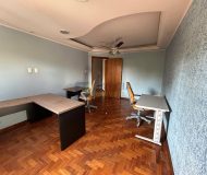 Casa com 264m², 3 dormitórios no bairro Passo da Areia em Porto Alegre