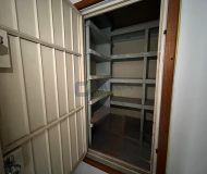 Casa com 264m², 3 dormitórios no bairro Passo da Areia em Porto Alegre