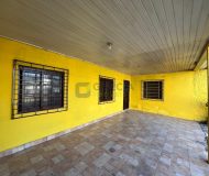 Casa com 60m², 2 dormitórios, 3 vagas no bairro Sarandi em Porto Alegre