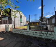 Casa com 60m², 2 dormitórios, 3 vagas no bairro Sarandi em Porto Alegre