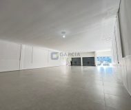 Loja com 403m², 5 vagas no bairro São Sebastião em Porto Alegre