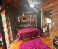 Casa com 300m², 3 dormitórios, 1 suíte, 3 vagas no bairro Jardim Itu Sabará em Porto Alegre