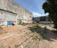 Terreno com 359m² no bairro Passo da Areia em Porto Alegre