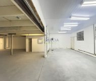 Depósito com 210m² no bairro Sarandi em Porto Alegre
