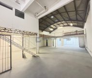 Depósito com 210m² no bairro Sarandi em Porto Alegre