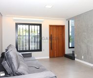 Casa com 132m², 3 dormitórios, 1 suíte, 1 vaga no bairro São Sebastião em Porto Alegre